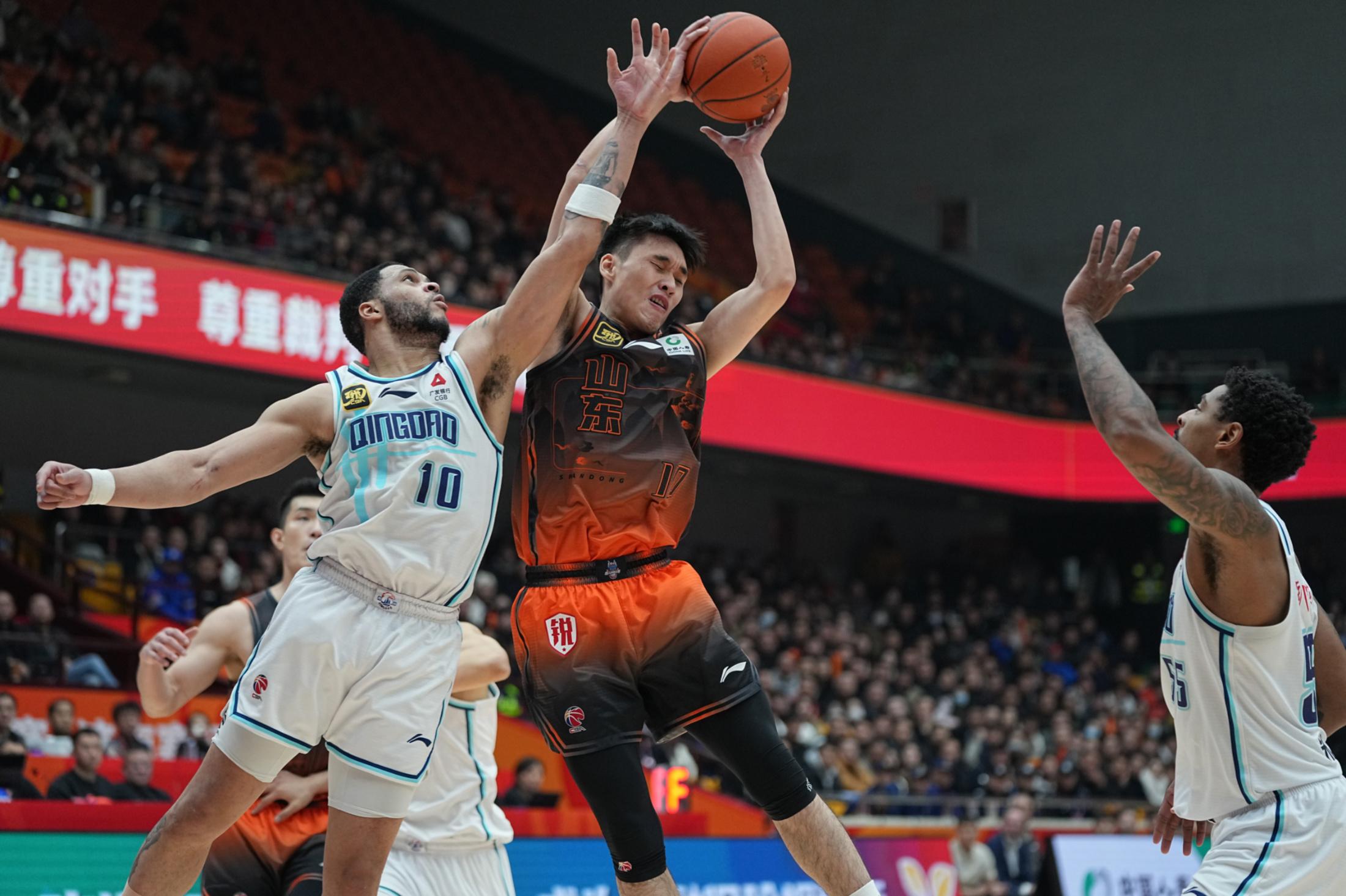 开云体育-今晨那不勒斯备战CBA常规赛，迎来里程碑细节曝光，球迷炸锅，阵容厚度经受考验