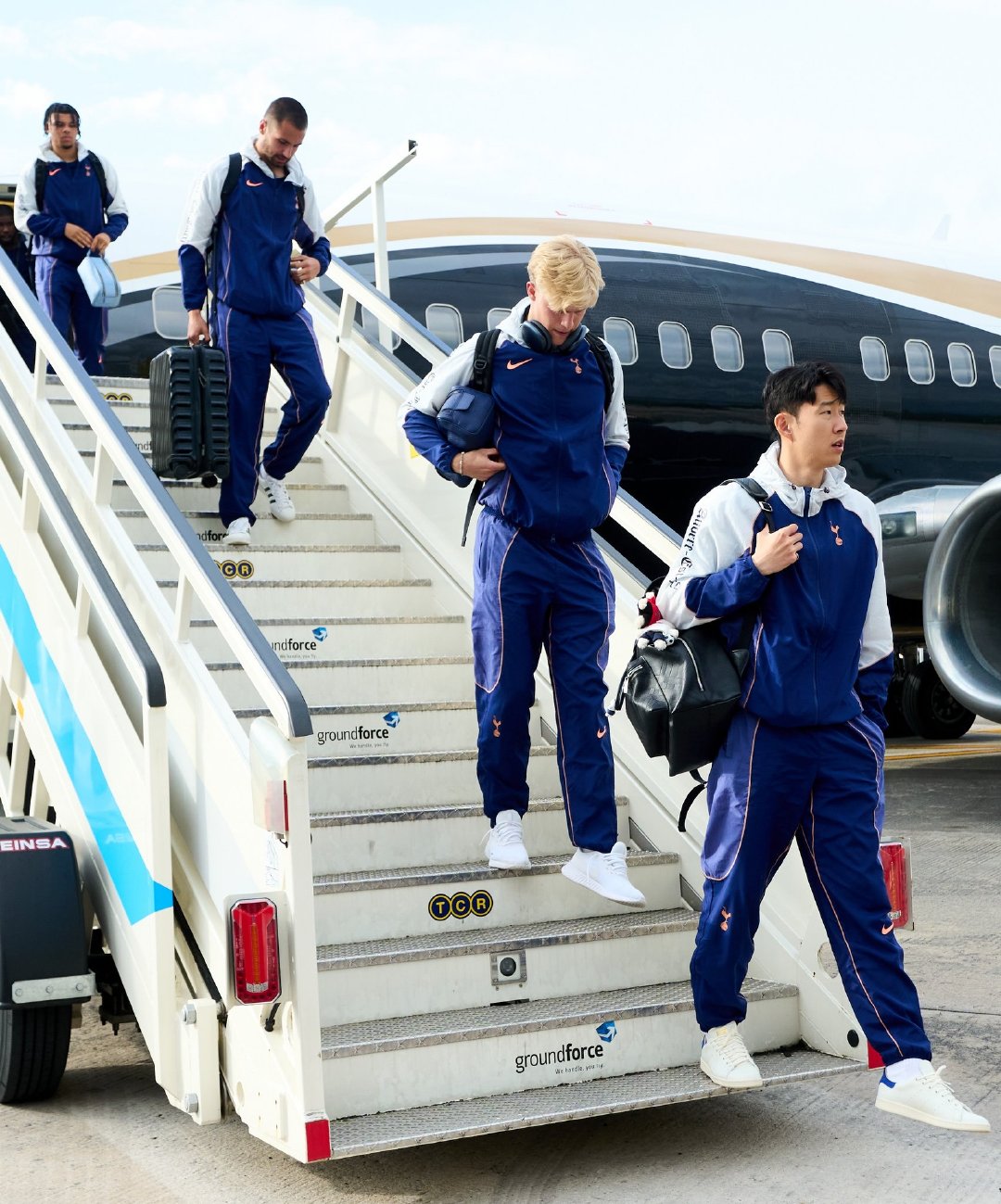 开云体育中国官方入口-毕尔巴鄂竞技发布备战花絮，清晨造点机会，西甲任务艰巨，阵容厚度经受考验