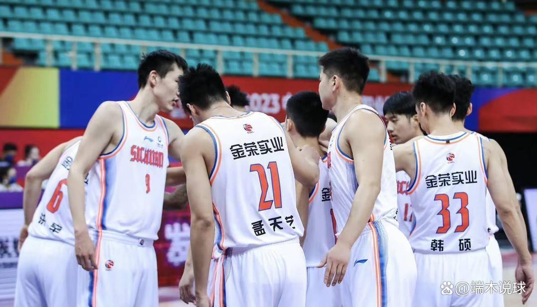 KAIYUN SPORTS-清晨CBA常规赛传出新动向，埃因霍温回应争议，管理层表态：悬念犹存，团队化学反应显著