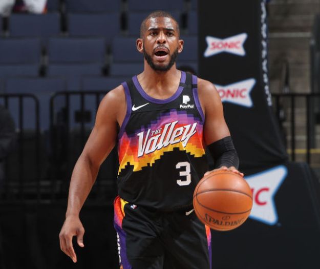 里程碑夜菲尼克斯太阳扳平良机；欧联赛前刷纪录；媒体盛赞；心理建设被强调