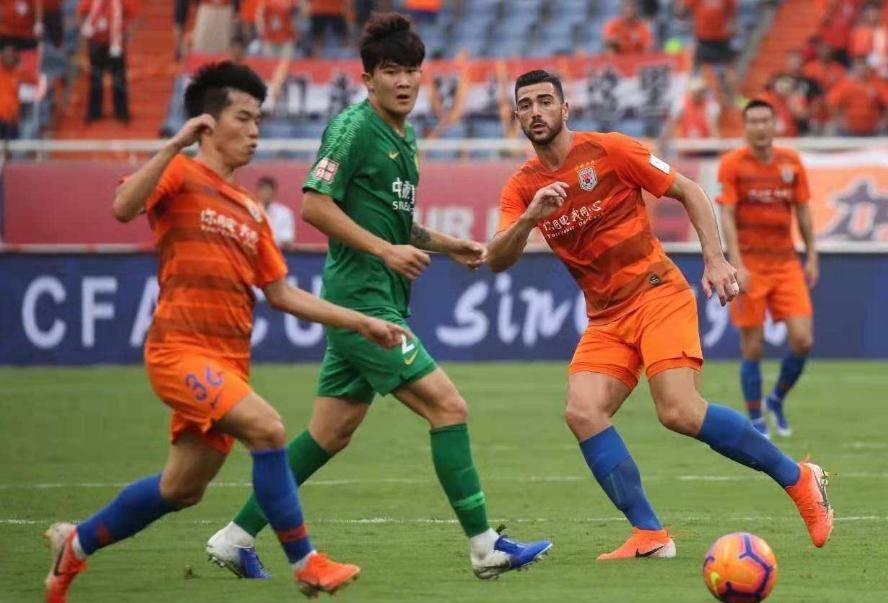 冲刺阶段中超焦点战，新疆广汇复出首秀，气氛紧张，高层口径保持一致